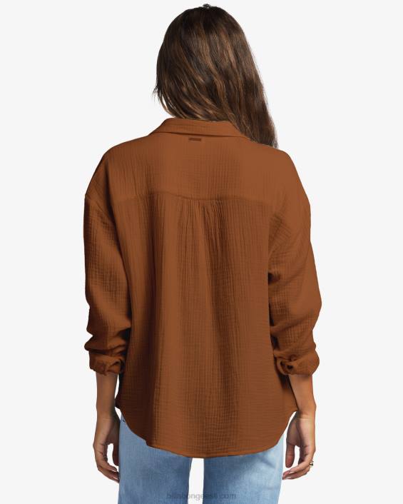 otse pikkade varrukatega särgil naised röstitud kookospähkel D28T1765 Billabong